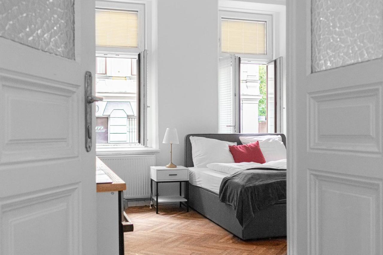 וינה Classy 2Br Apt. W/ Exclusive Location Near Akh מראה חיצוני תמונה