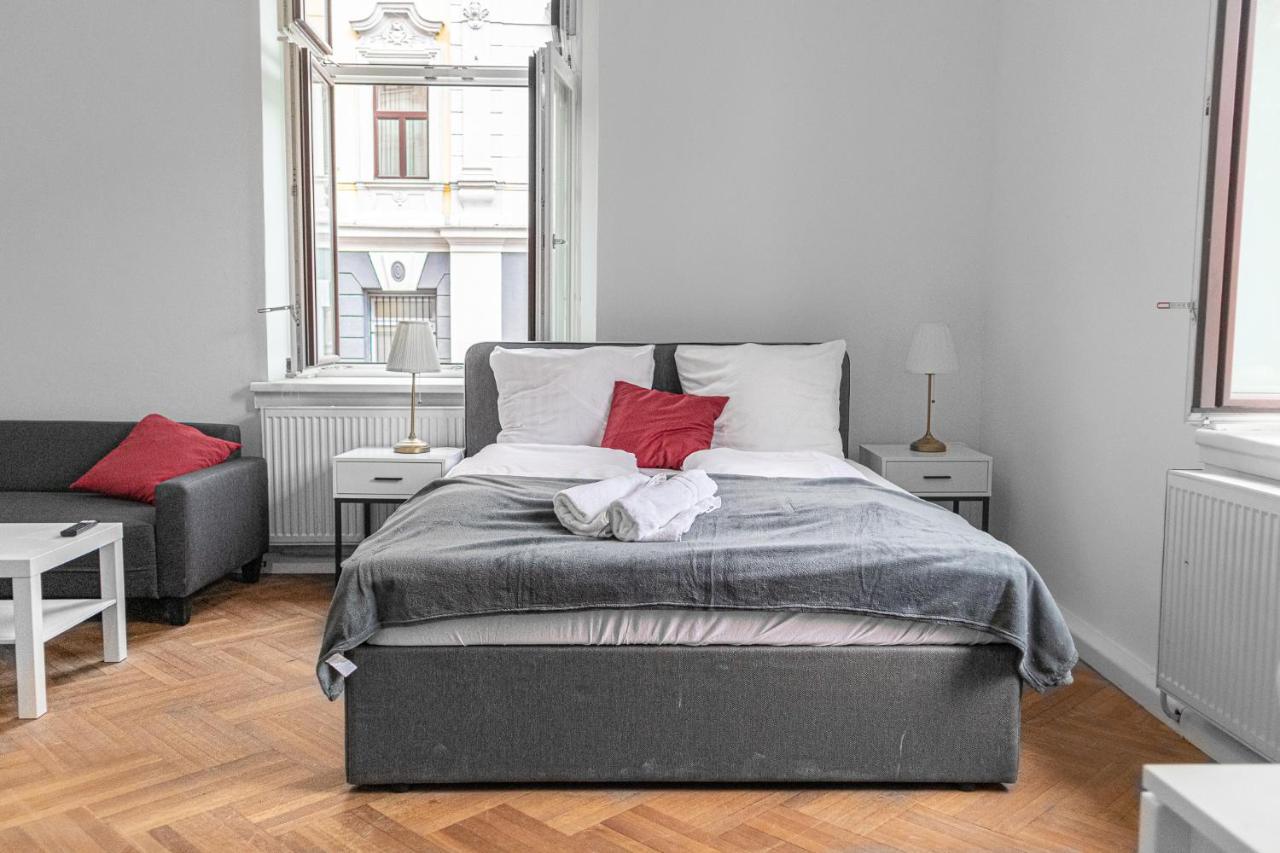 וינה Classy 2Br Apt. W/ Exclusive Location Near Akh מראה חיצוני תמונה
