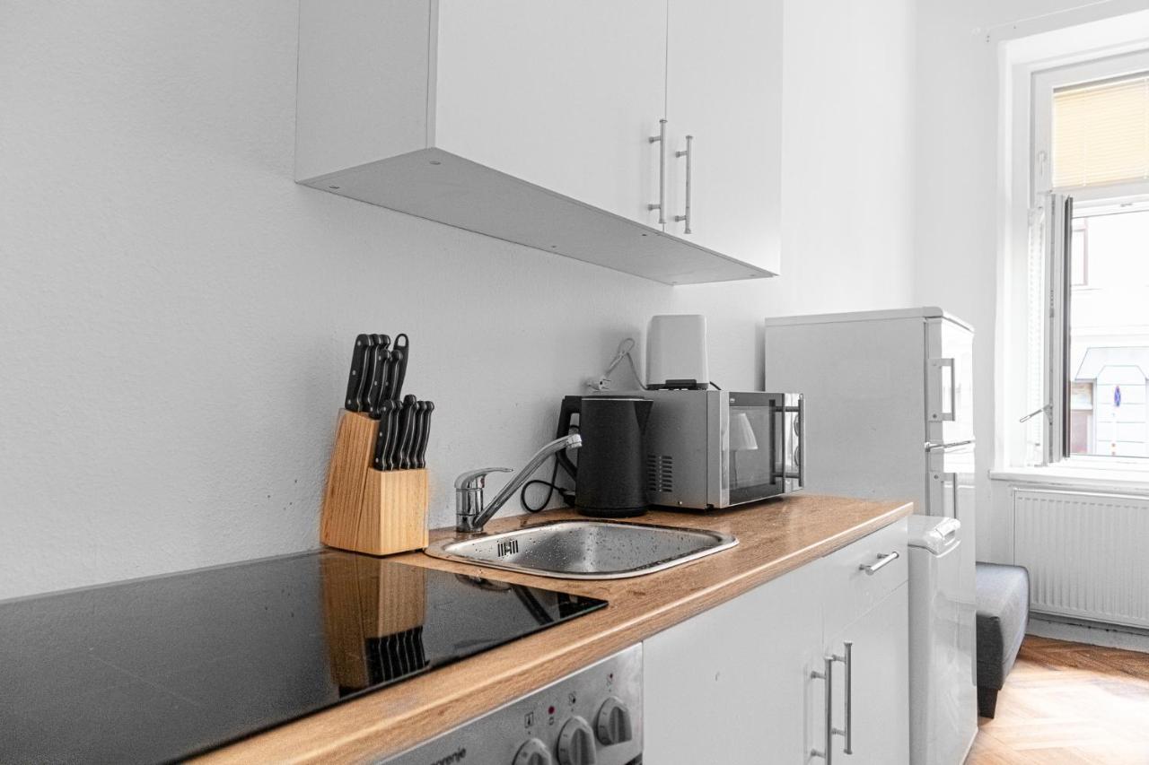 וינה Classy 2Br Apt. W/ Exclusive Location Near Akh מראה חיצוני תמונה