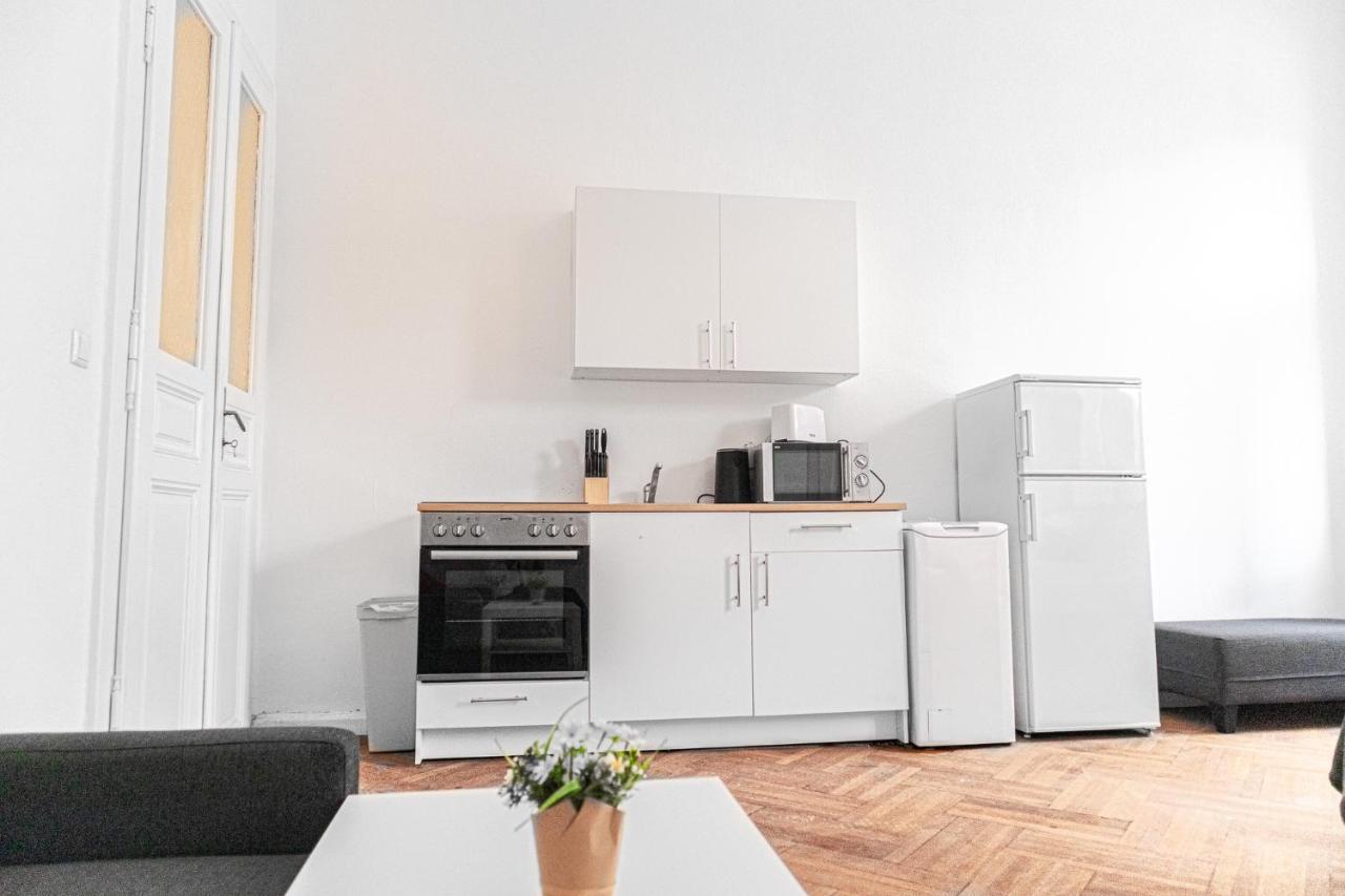 וינה Classy 2Br Apt. W/ Exclusive Location Near Akh מראה חיצוני תמונה