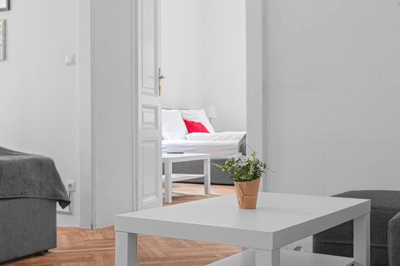 וינה Classy 2Br Apt. W/ Exclusive Location Near Akh מראה חיצוני תמונה
