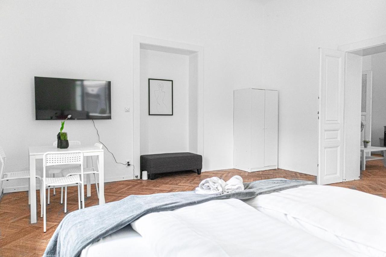 וינה Classy 2Br Apt. W/ Exclusive Location Near Akh מראה חיצוני תמונה